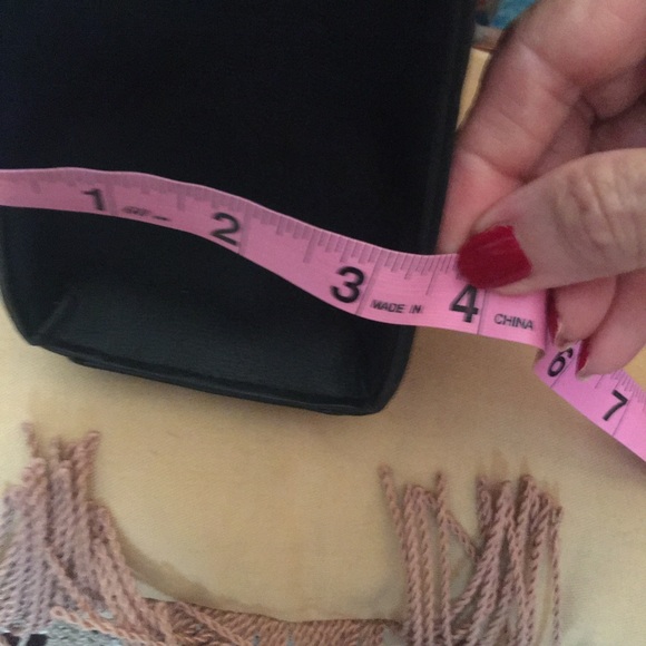 LD Black and gold tone structured Purse convertible to cross body NWOT - Picture 11 of 11